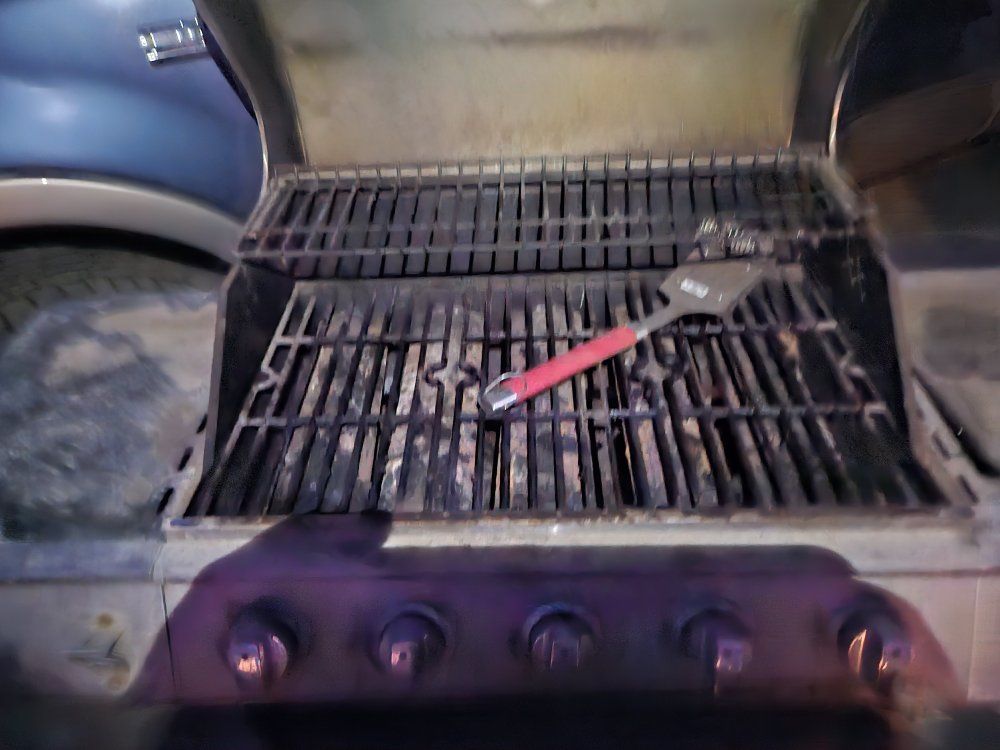 Used Outdoor Gas Grill BBQ with 4 Burners, Side Burner