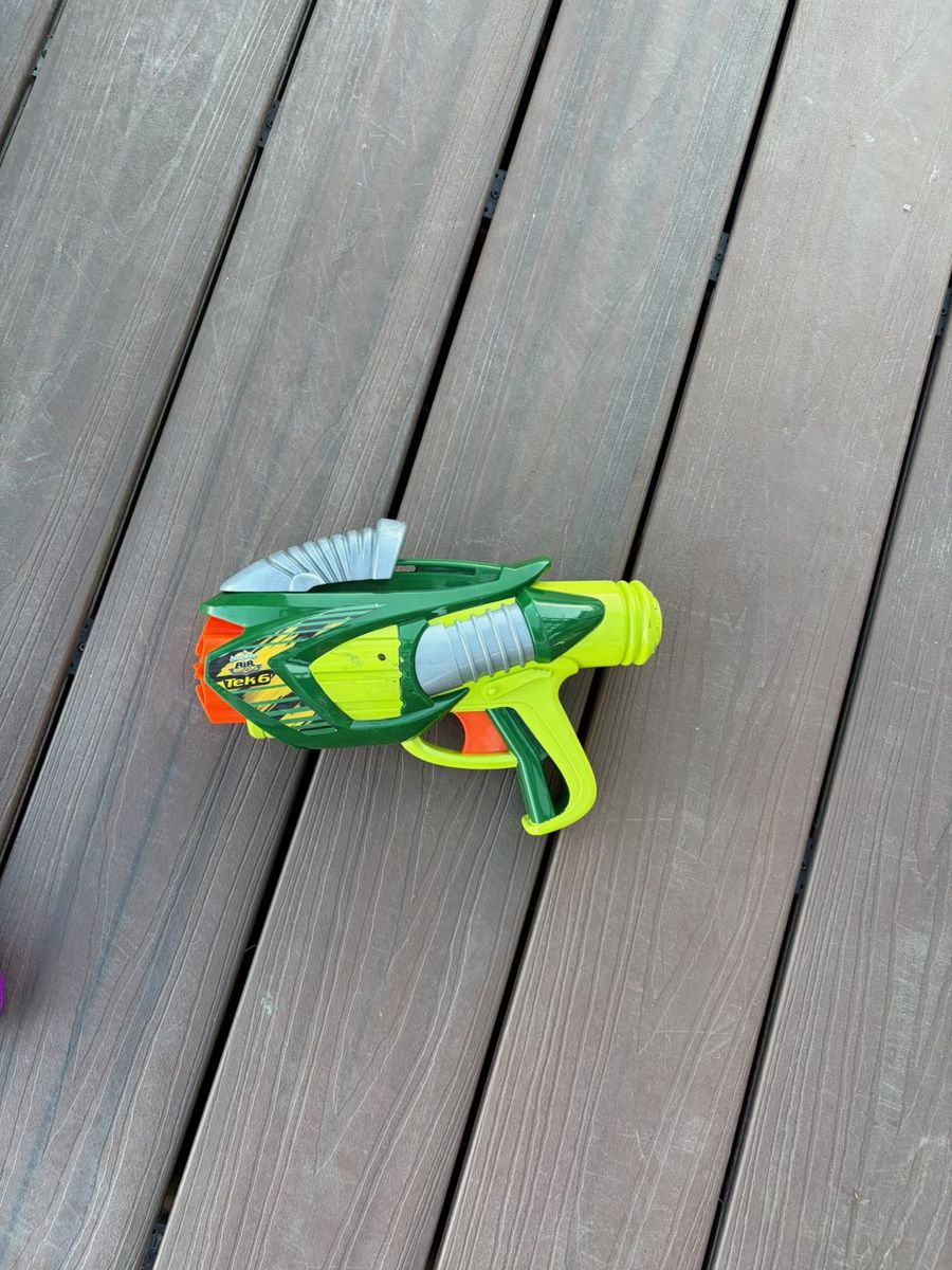 Air Tek 6 with foam arrows  (Green/Yellow)