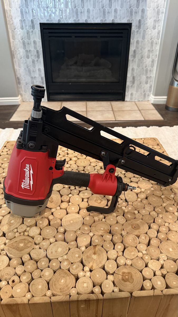 Milwaukee Round Head Framing Nailer 30Degree Framing Nailer - Bare Tool, Used, Red/Black