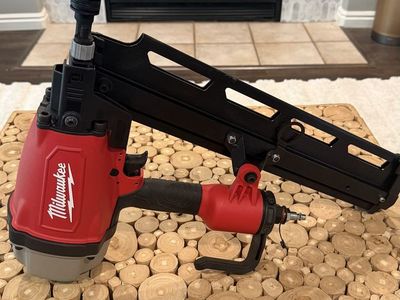 Milwaukee Round Head Framing Nailer 30Degree Framing Nailer - Bare Tool, Used, Red/Black