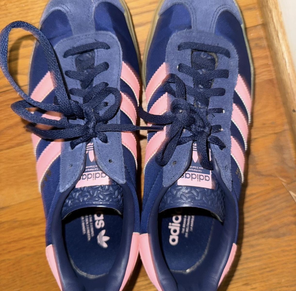 Women’s 8.5 Platform Adidas Gazelle