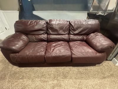 Comfortable Dark Cherry Leather Sofa - Pet & Smoke-Free Home