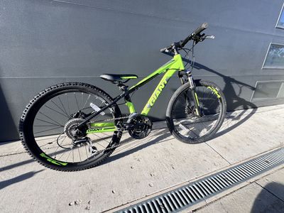 Giant XTC SLR 24 Inch Kids Mountain Bike