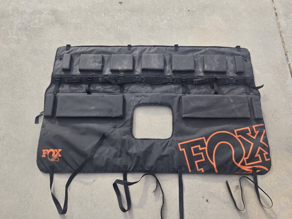 Fox Tailgate Pad Large
