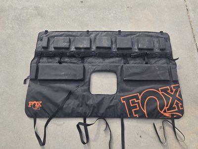 Fox Tailgate Pad Large
