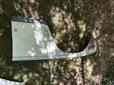 Triumph TR6 front fenders
