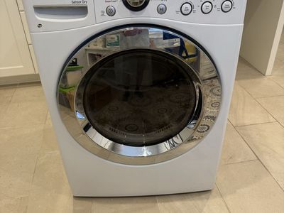 LG DLEX5000W 7.3 Cu. Ft. White gas Dryer with TrueSteam Sensor Dry
