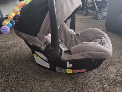 Graco SnugRide Infant Car Seat - Gray/Black