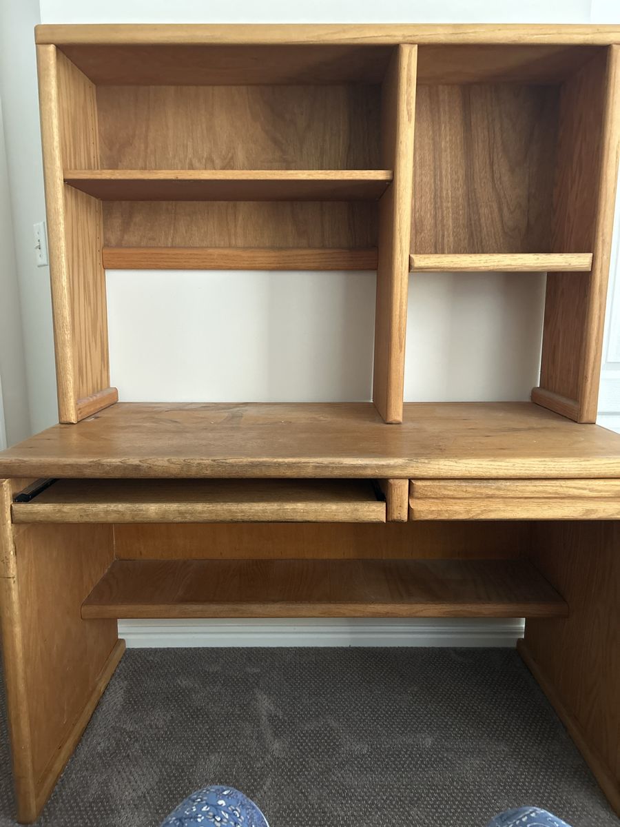 Solid Wood Oak Computer Desk with Hutch and Pull-Out Keyboard