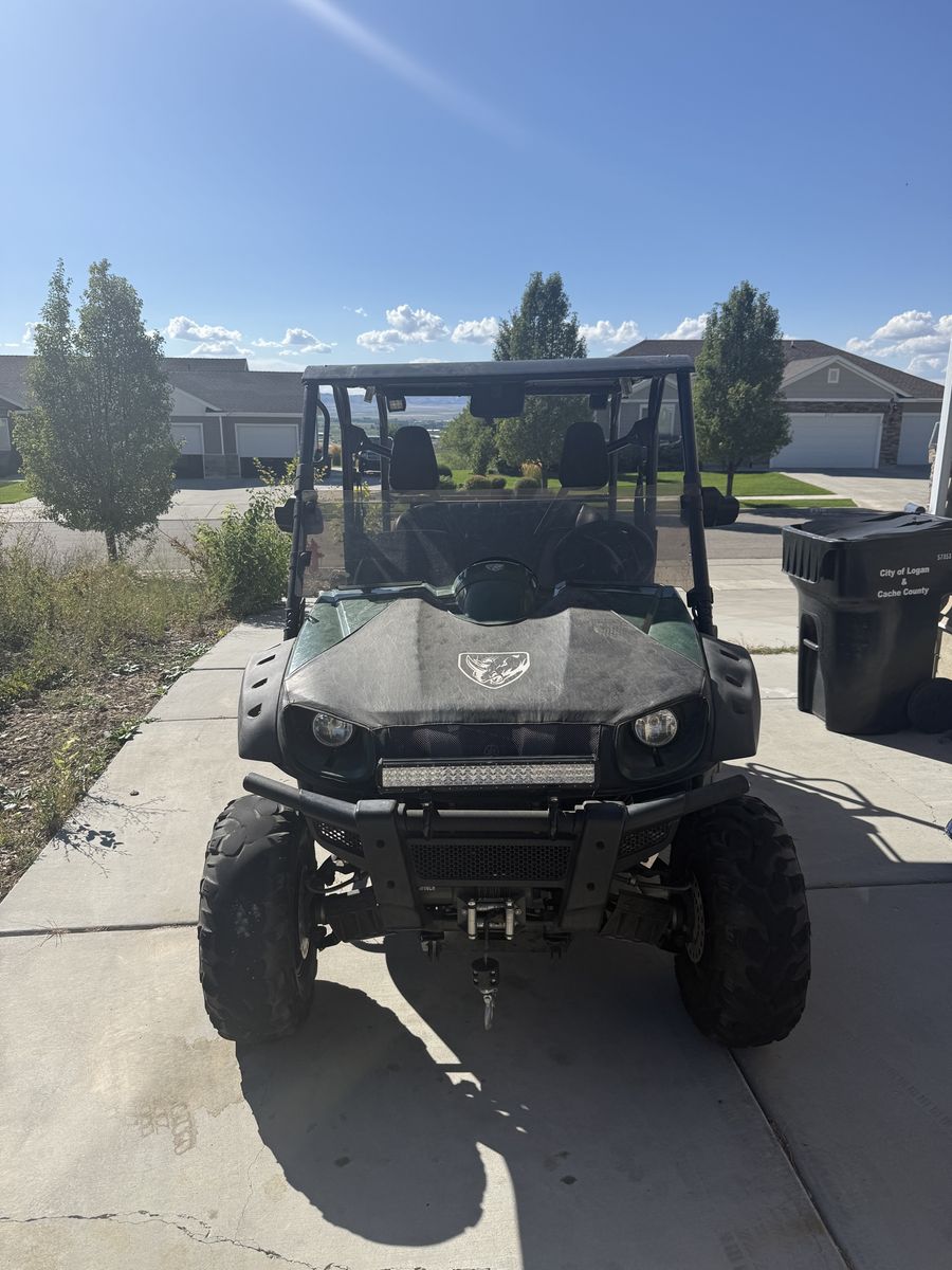 2007 Yamaha Rhino 700 4x4 UTV w/ Snow Plow, Winch & Enclosure