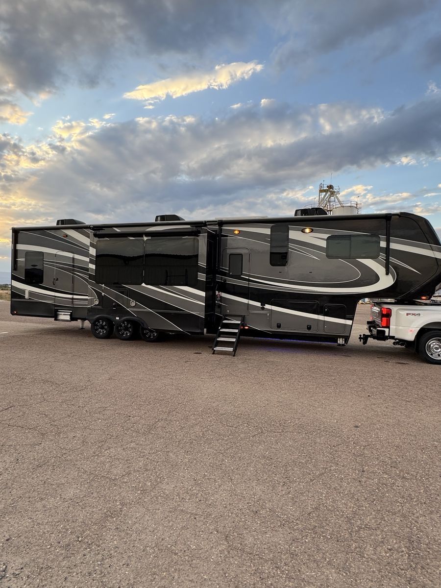 2019 Grand Design Momentum 397th 5th Wheel Toy Hauler Travel Trailer - UsedExcellent