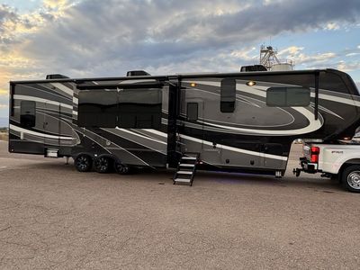 2019 Grand Design Momentum 397th 5th Wheel Toy Hauler Travel Trailer - UsedExcellent
