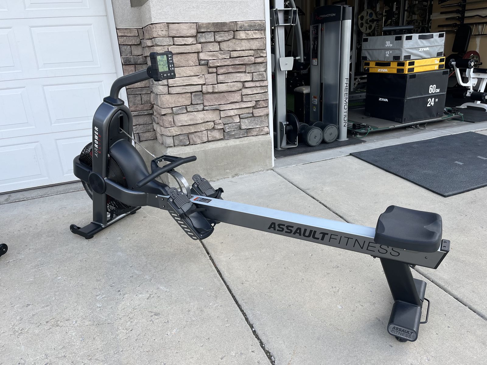 $1400 ASSAULT ELITE ROWER (MINT!!!)