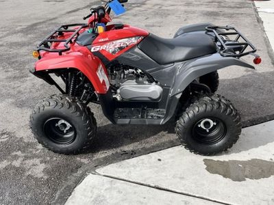 2025 Yamaha GRIZZLY 110 Grey Metallic/Red - Y03942