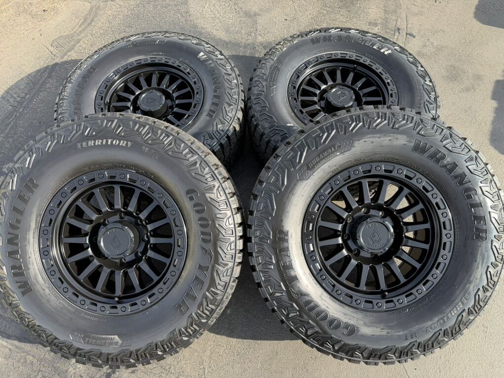 New LT305/70r18 Goodyear MT Black Arena 8x6.5 Ram