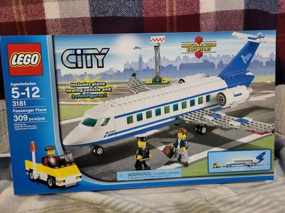 LEGO CITY PASSENGER PLANE 2010 ISSUE