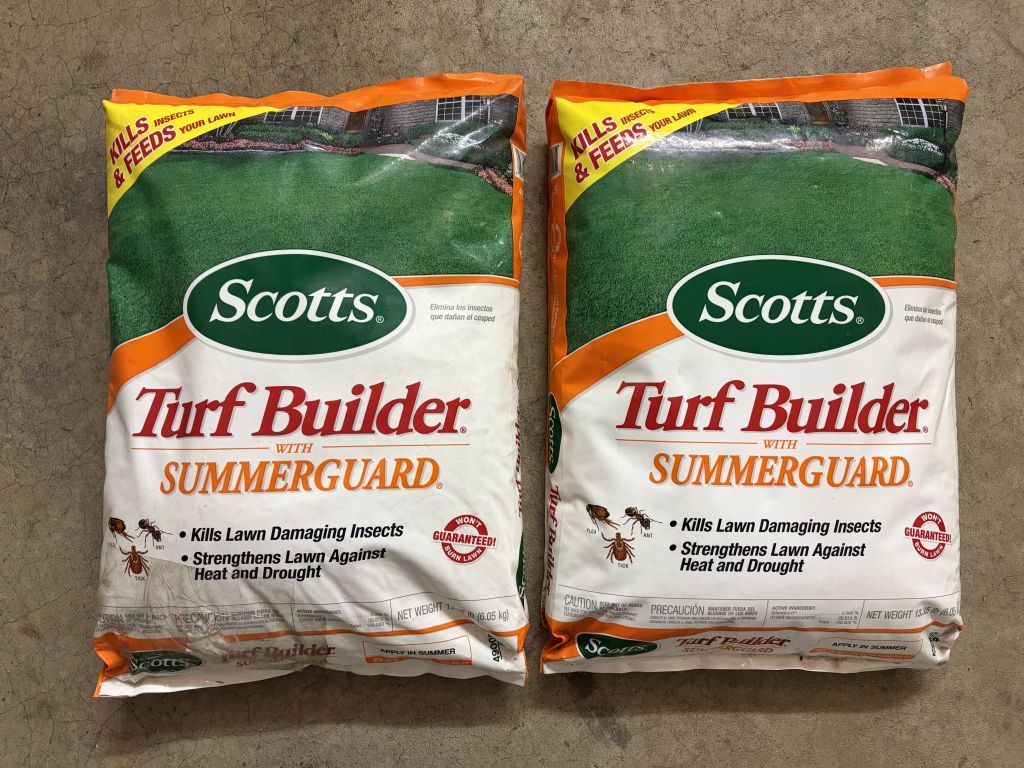 SCOTTS Turf Builder 13.35 lbs. 5,000 sq. ft. SummerGuard Dry Lawn Fertilizer with Insect Killer