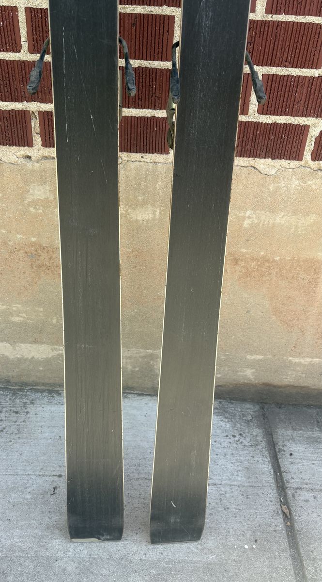 Main image 6