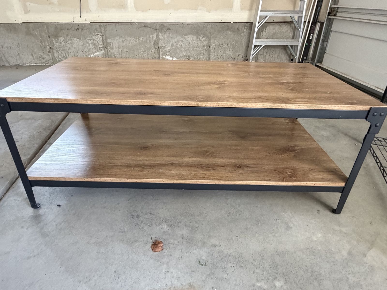 Industrial Style Coffee Table - Wood Finish & Black Metal Frame - 2-Tier Living Room Storage