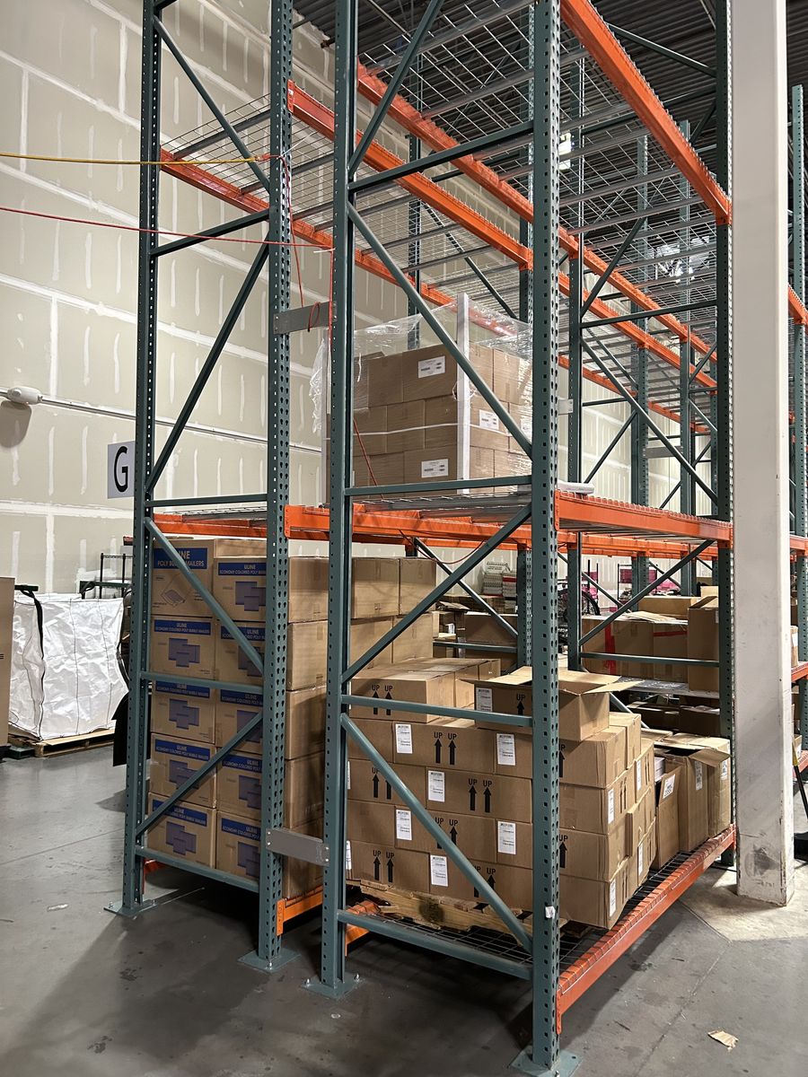 Used pallet racking (excellent condition)