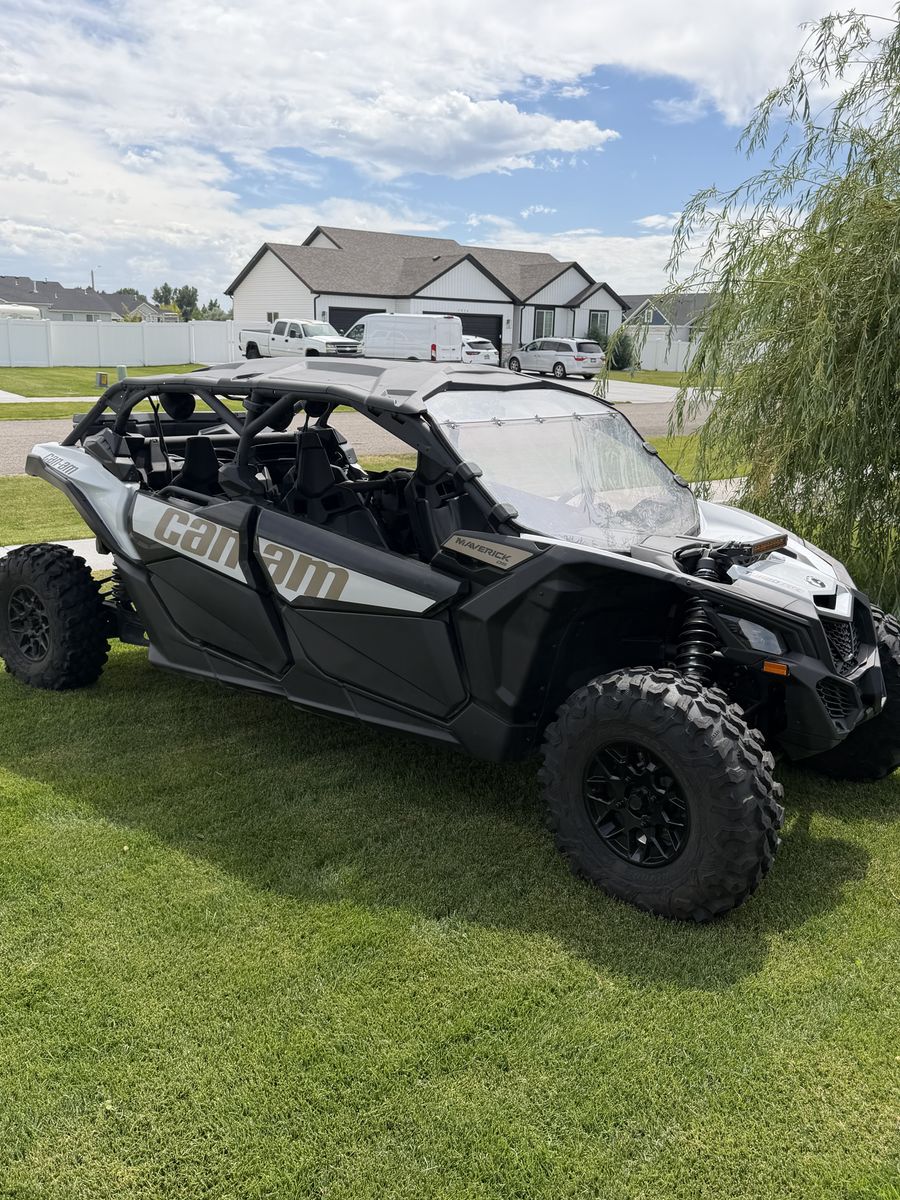 2023 CanAm Maverick X3 RR Max! LOW MILES!!