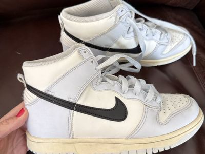 Nike High Top Size Men's Size 5 Women's 6.5