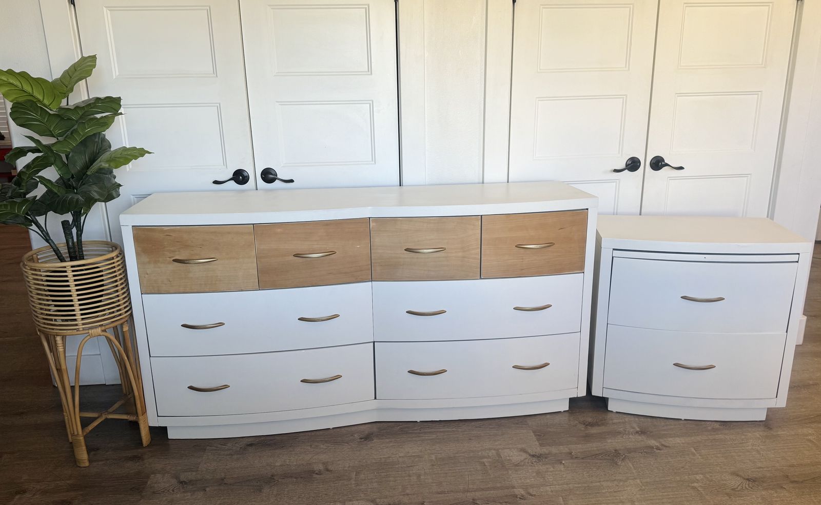 Solid Wood Dresser/Nighstand