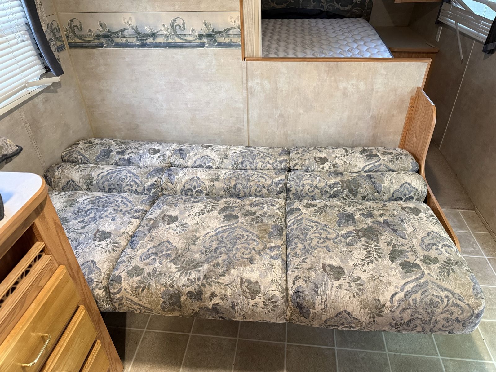 Main image 13