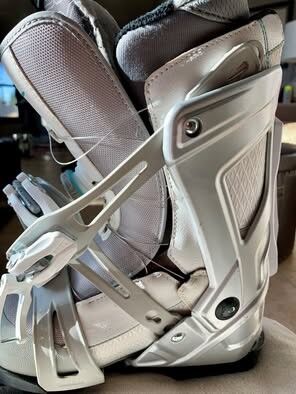 Apex Womens ski boot size 7