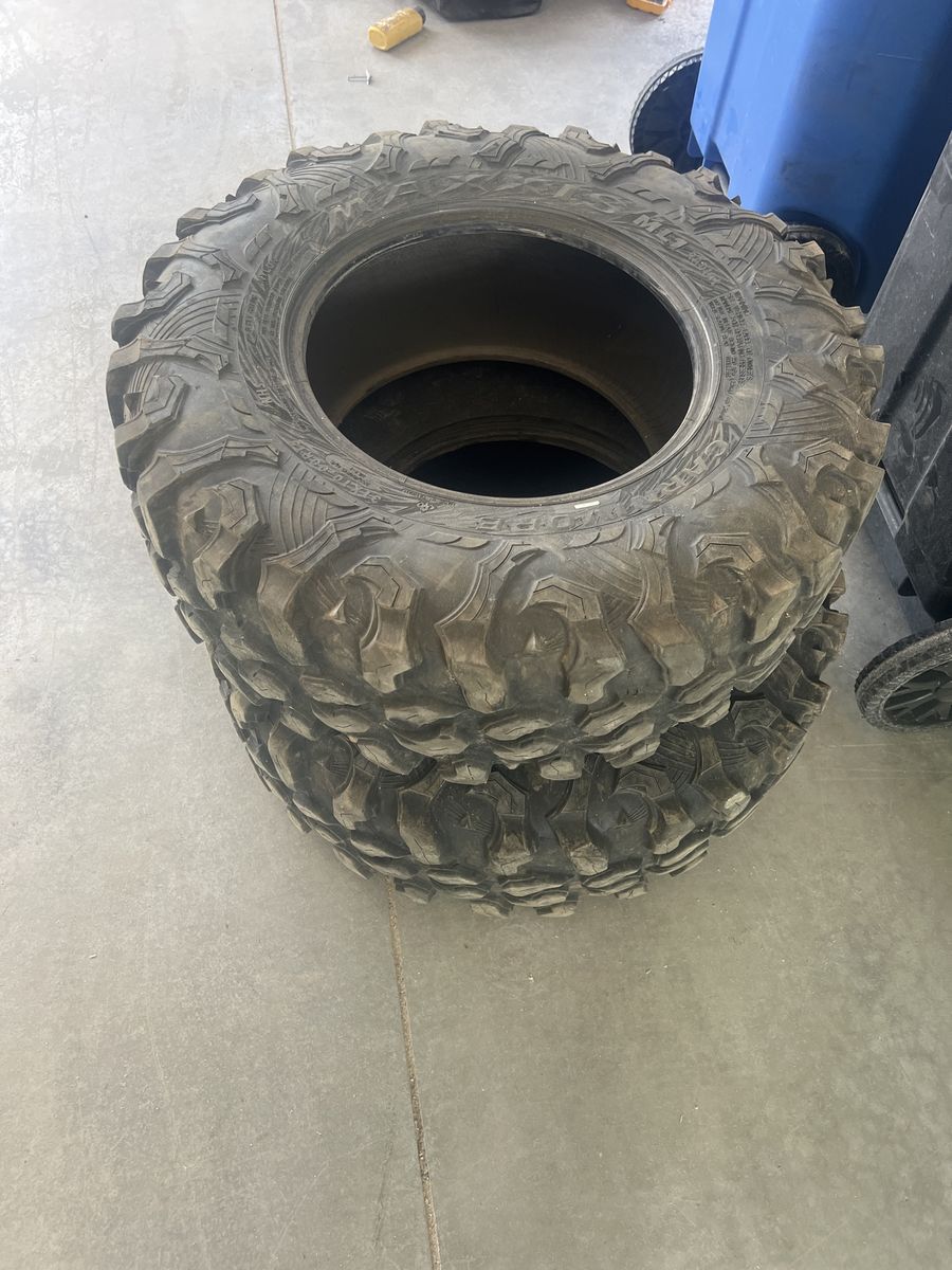 Maxxis Carnivore 31x10 r15