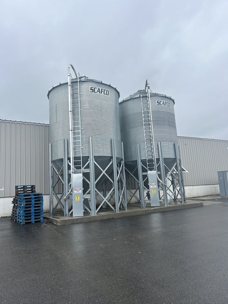 Like New Very Little Use Silos