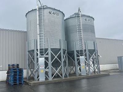 Like New Very Little Use Silos
