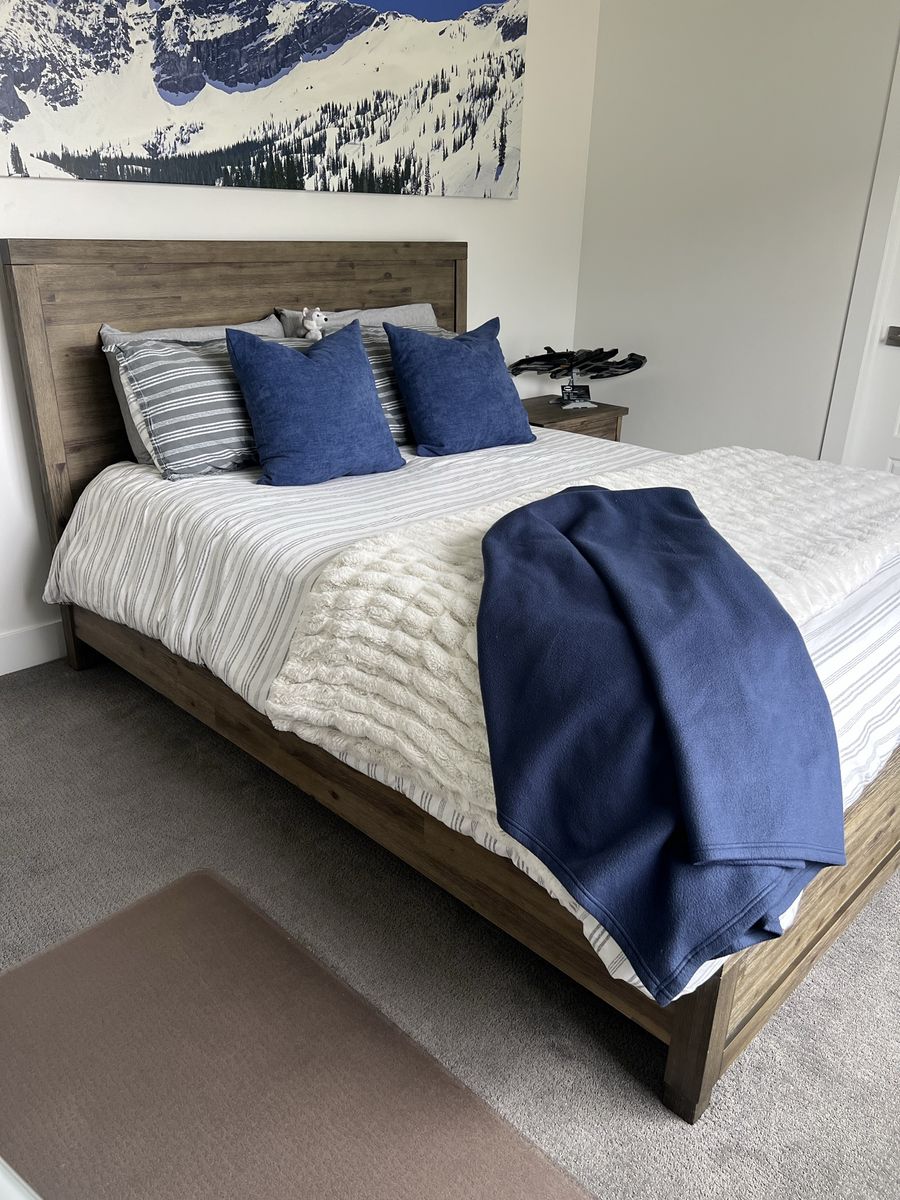 Queen size bedroom set