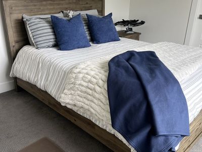 Queen size bedroom set