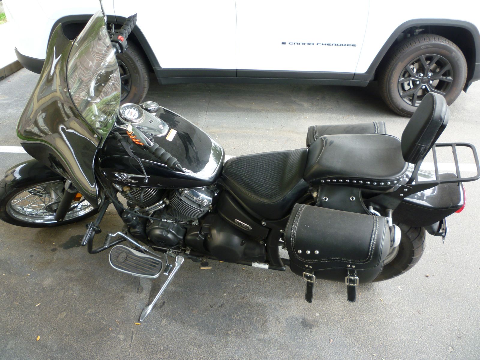 Yamaha 2006,  650, XVS65, new leather saddle bags, great condition, runs good!