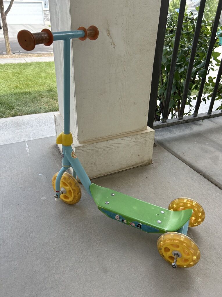 Vintage Peppa Pig 3-Wheel Tilt and Turn Scooter
