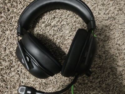 Razer Kraken X Ultralight Gaming Headset - Black/Green, Wired with Microphone