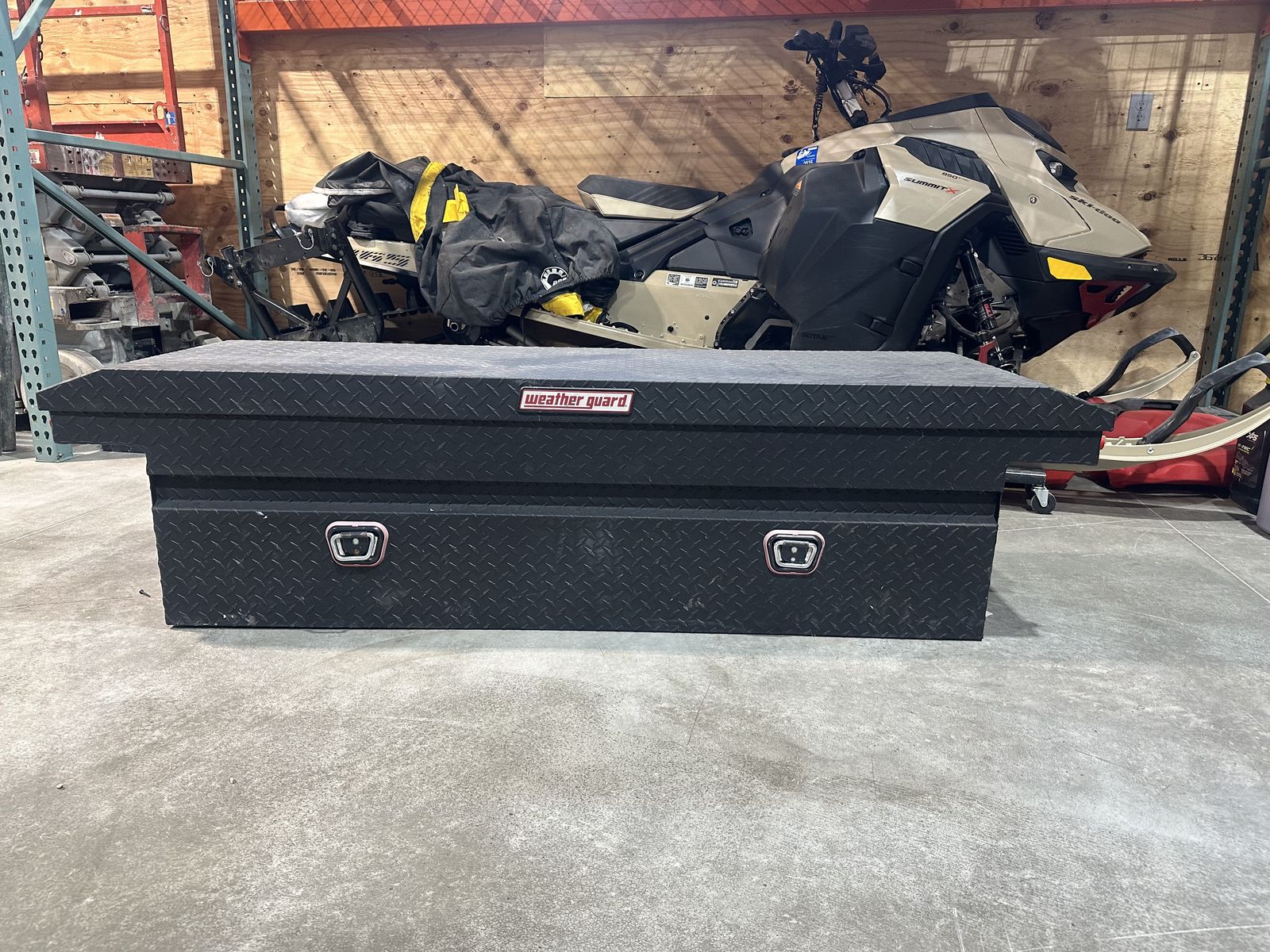 Truck tool box