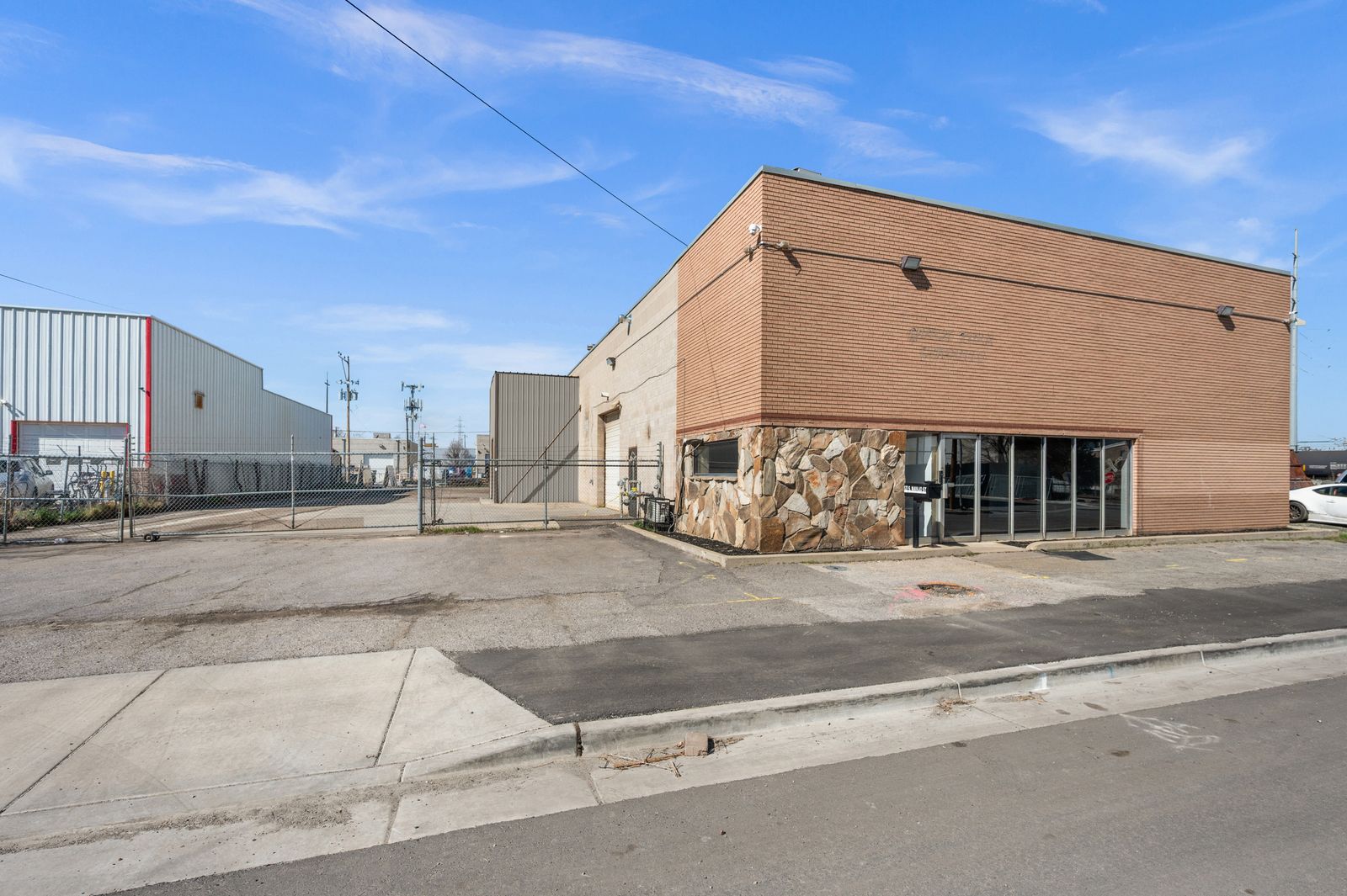 Warehouse/office w/ fenced lot for sale/lease
