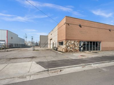 Warehouse/office w/ fenced lot for sale/lease
