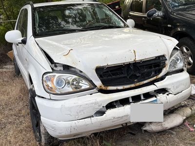 2000 Mercedes Benz ML320