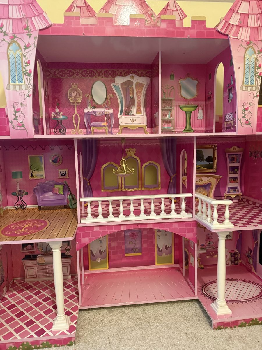 Barbie doll house