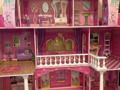 Barbie doll house