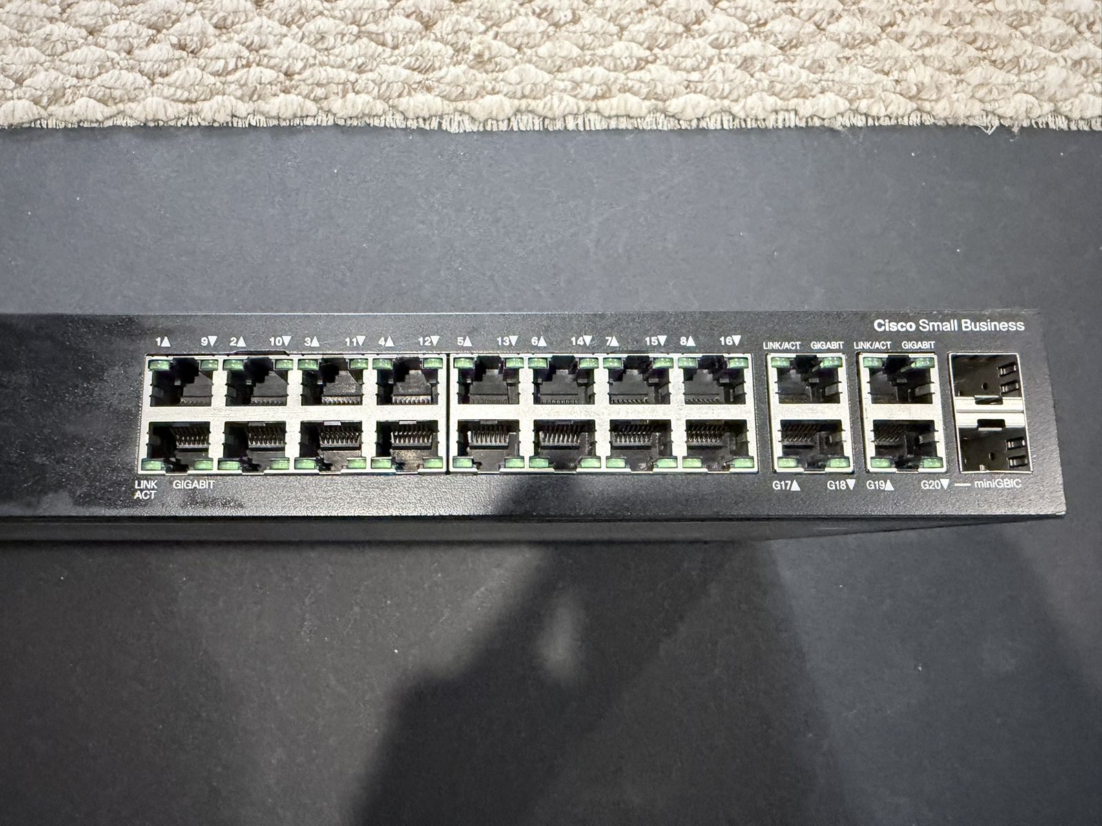 Cisco SG300-20 20-Port Gigabit Managed Switch