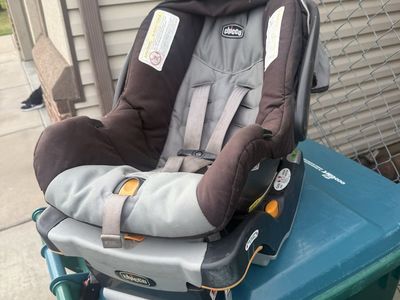 Chicco Infant Car Seat with Base - Brown and Gray