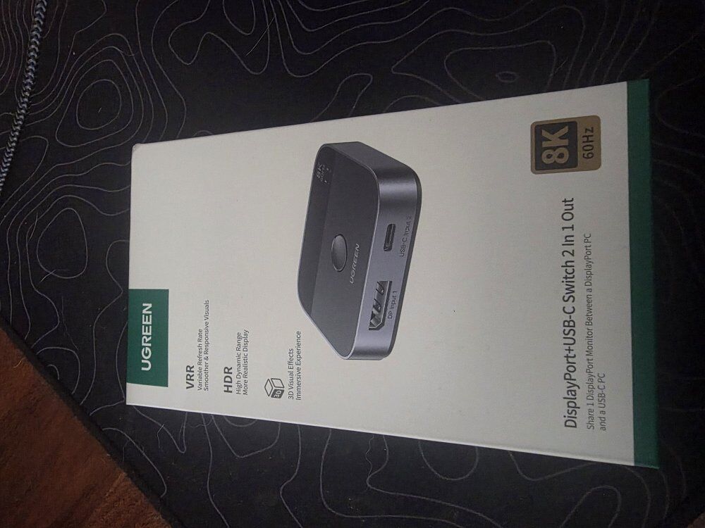 UGreen - DP + USB-C Switch 2 in 1 Out