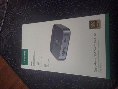 UGreen - DP + USB-C Switch 2 in 1 Out