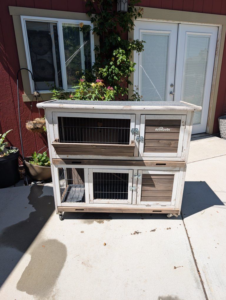 Bunny / Guinea Pig Hutch