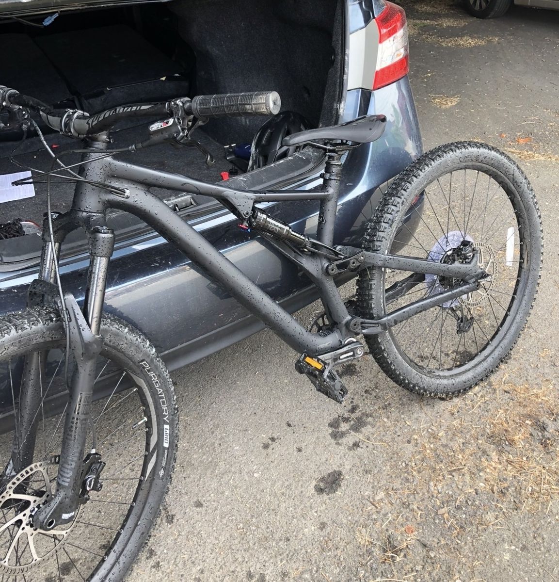2020 Specialized Stumpjumper ST Full Suspension Mountain Bike 27.5" Wheels medium frame.