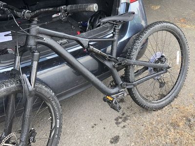 2020 Specialized Stumpjumper ST Full Suspension Mountain Bike 27.5" Wheels medium frame.